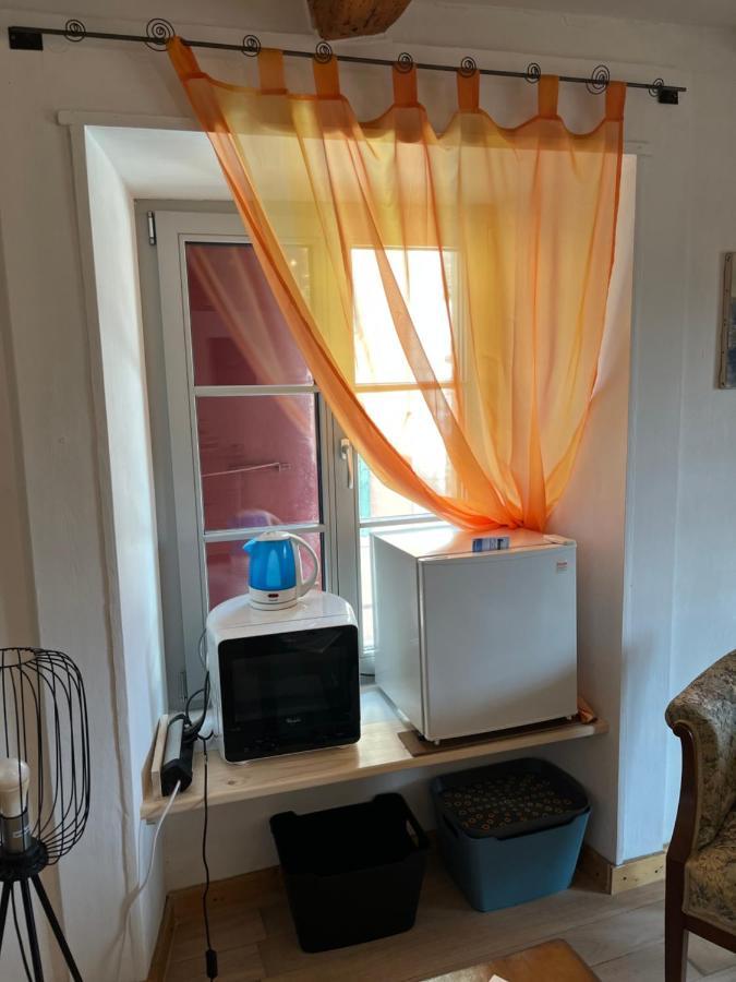 Chambre Papillon Avec Acces Terasse La Neuveville Exterior photo